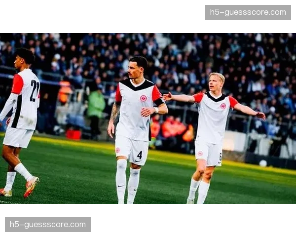 战法兰克福在即，斯图加特主帅强调“由守转攻的第一脚触球质量”